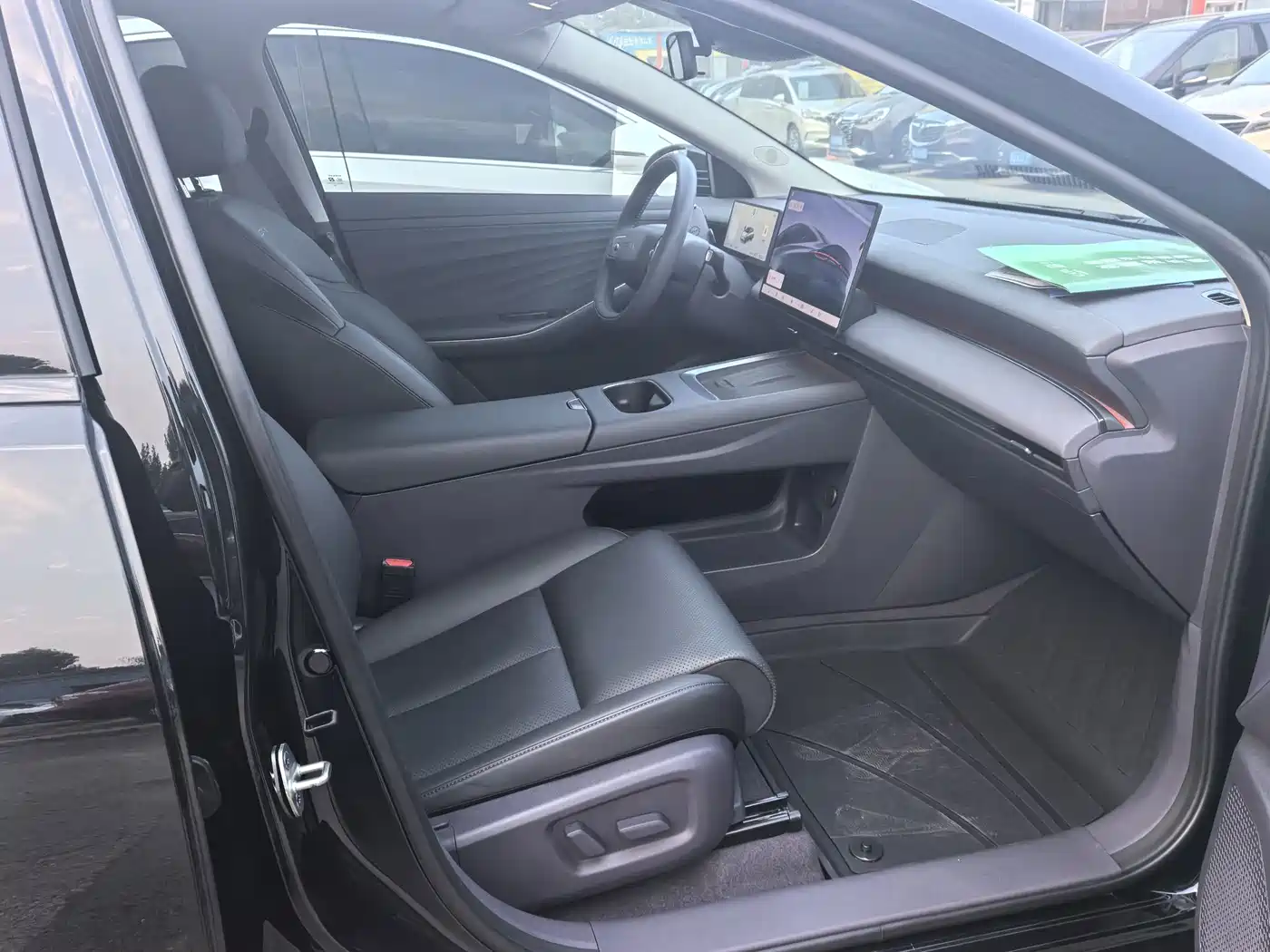 Nissan N6 2026 2025 Mid Configuration