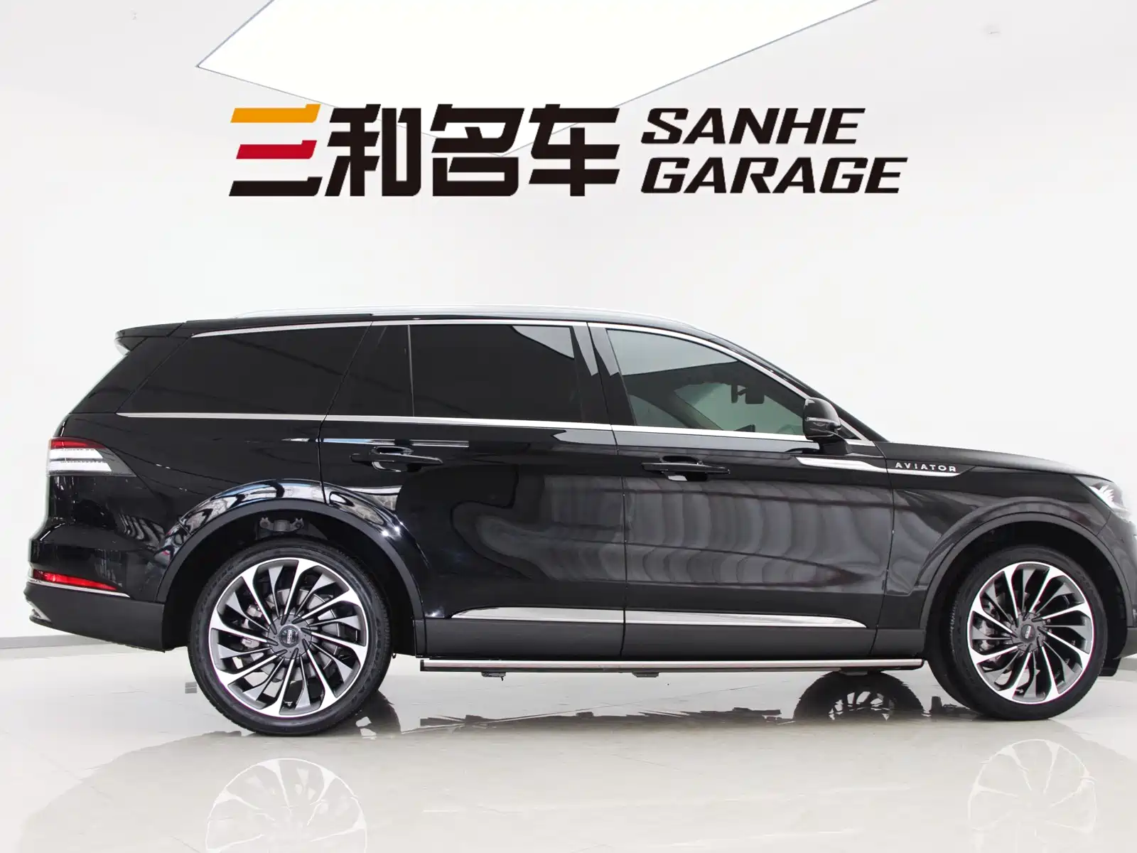 Фото 4 - Lincoln Aviator