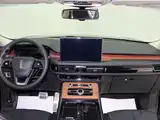 Фото 13 - Lincoln Aviator