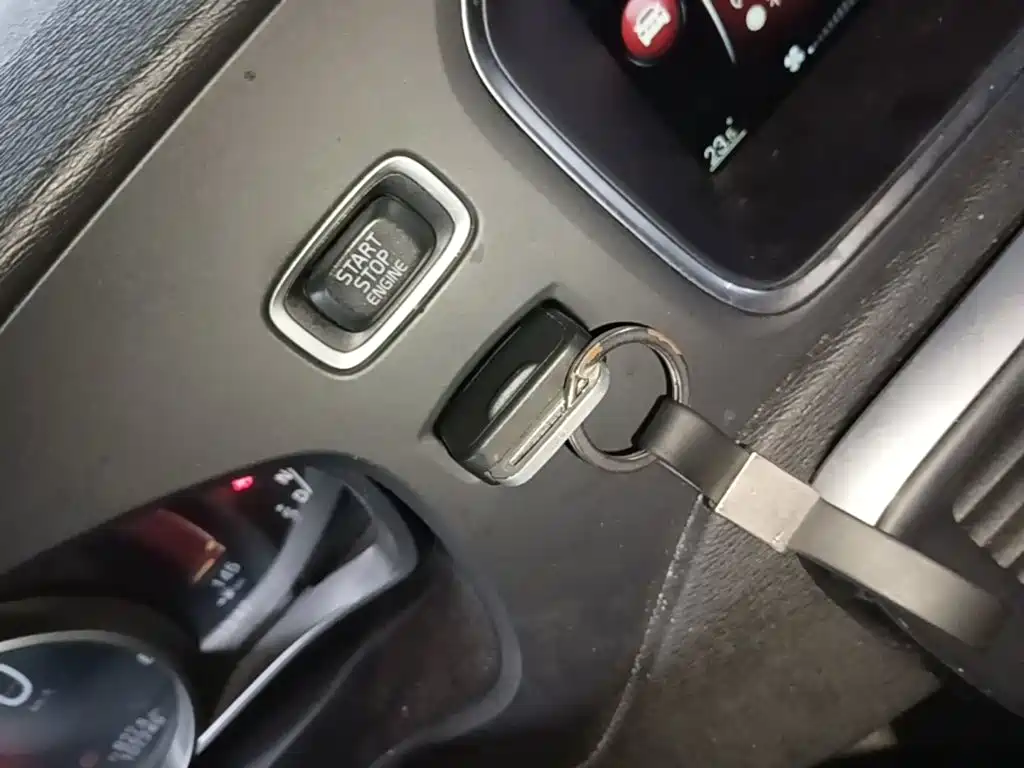 Фото 9 - Volvo V40