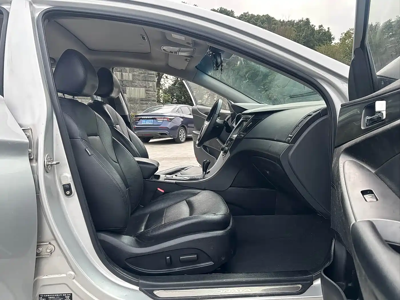 Hyundai Sonata 2013 2.0L Automatic Luxury Edition фото 10