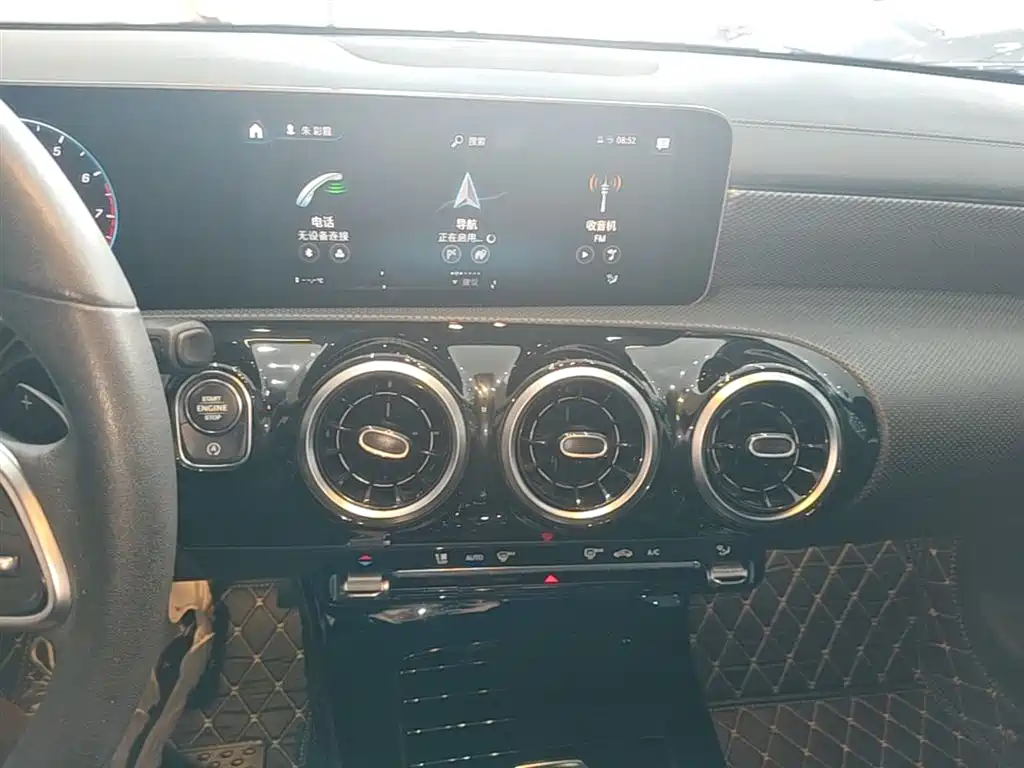 Mercedes-Benz A-Class 2019 Facelift A 200 L фото 13