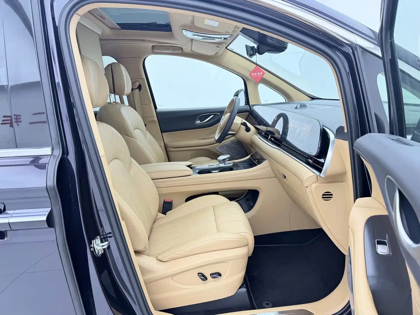 Voyah Auto Voyah Dreamer 2024 PHEV Extended Range Premium Edition фото 20