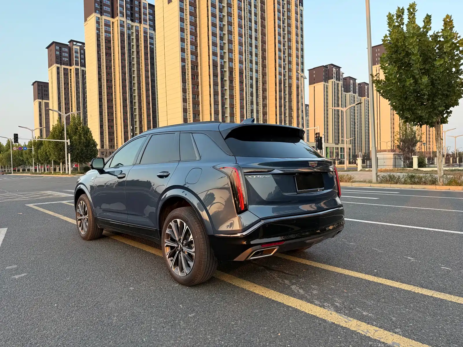 Photo 9 - Cadillac XT5