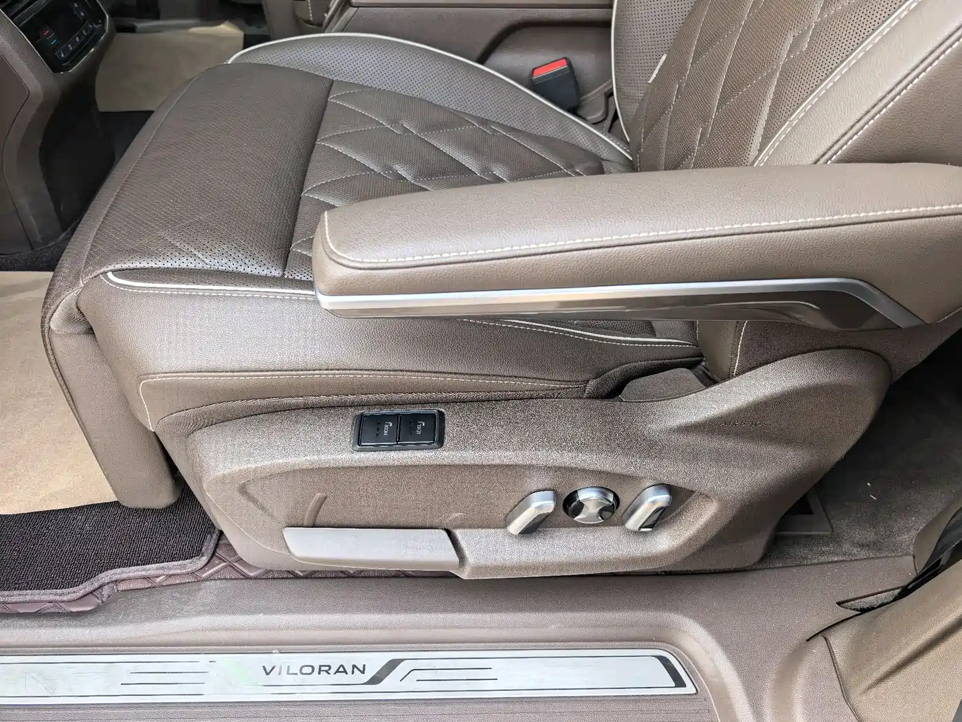 Volkswagen Viloran 2020 380TSI Premium фото 18