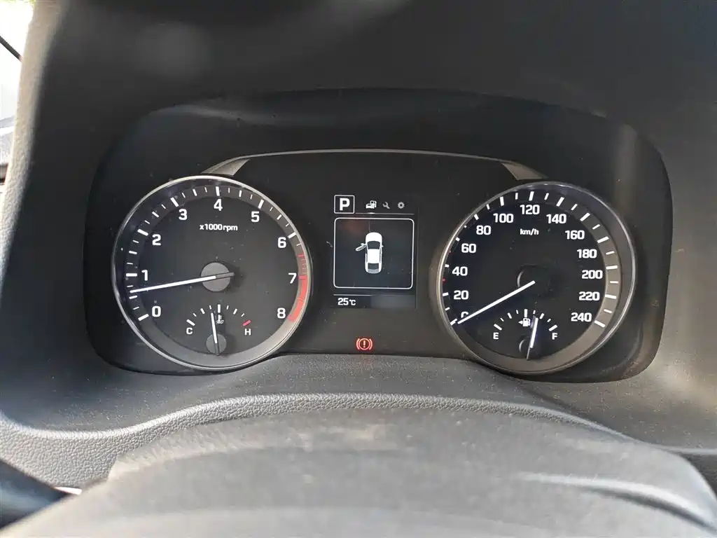 Hyundai Elantra 2016 Model 1.6L Automatic Smart Elite фото 4