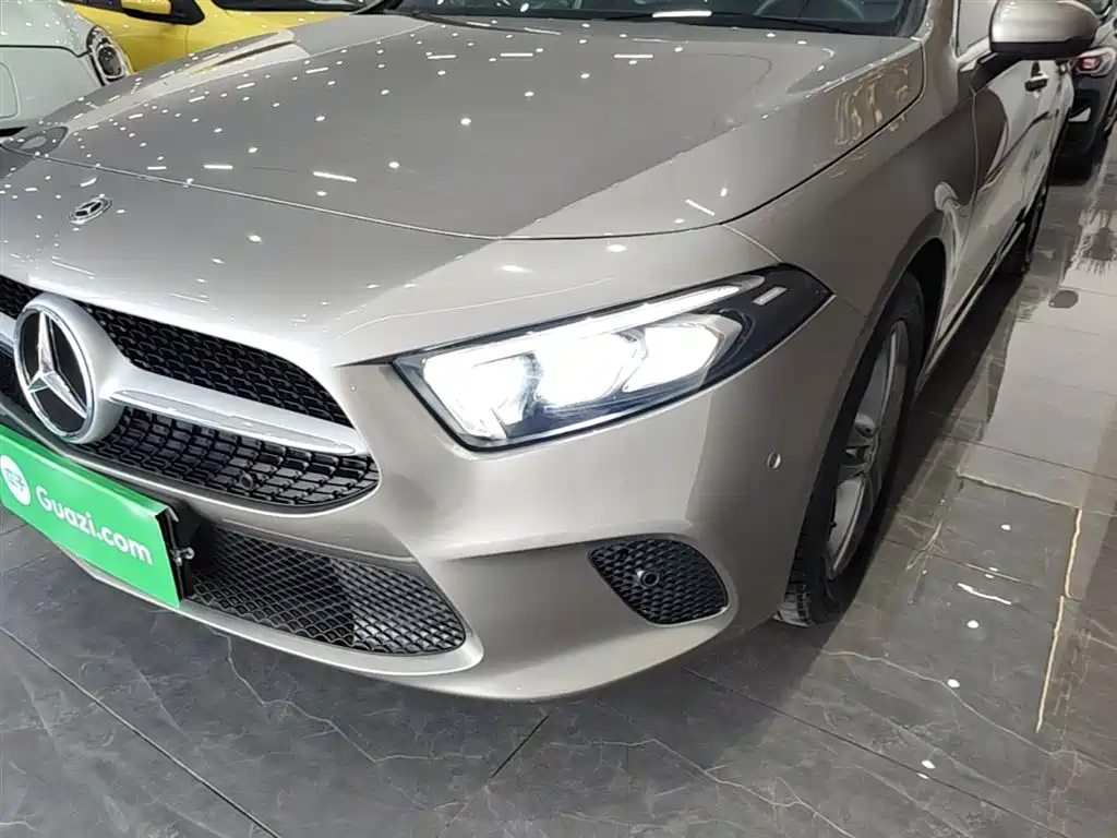 Mercedes-Benz A-Class 2019 Facelift A 200 L фото 24