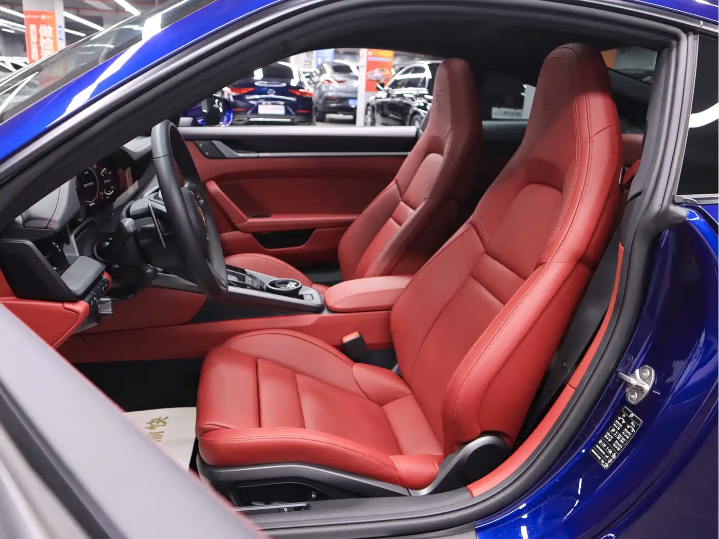 Porsche 911 2023 Carrera 4 3.0T фото 9