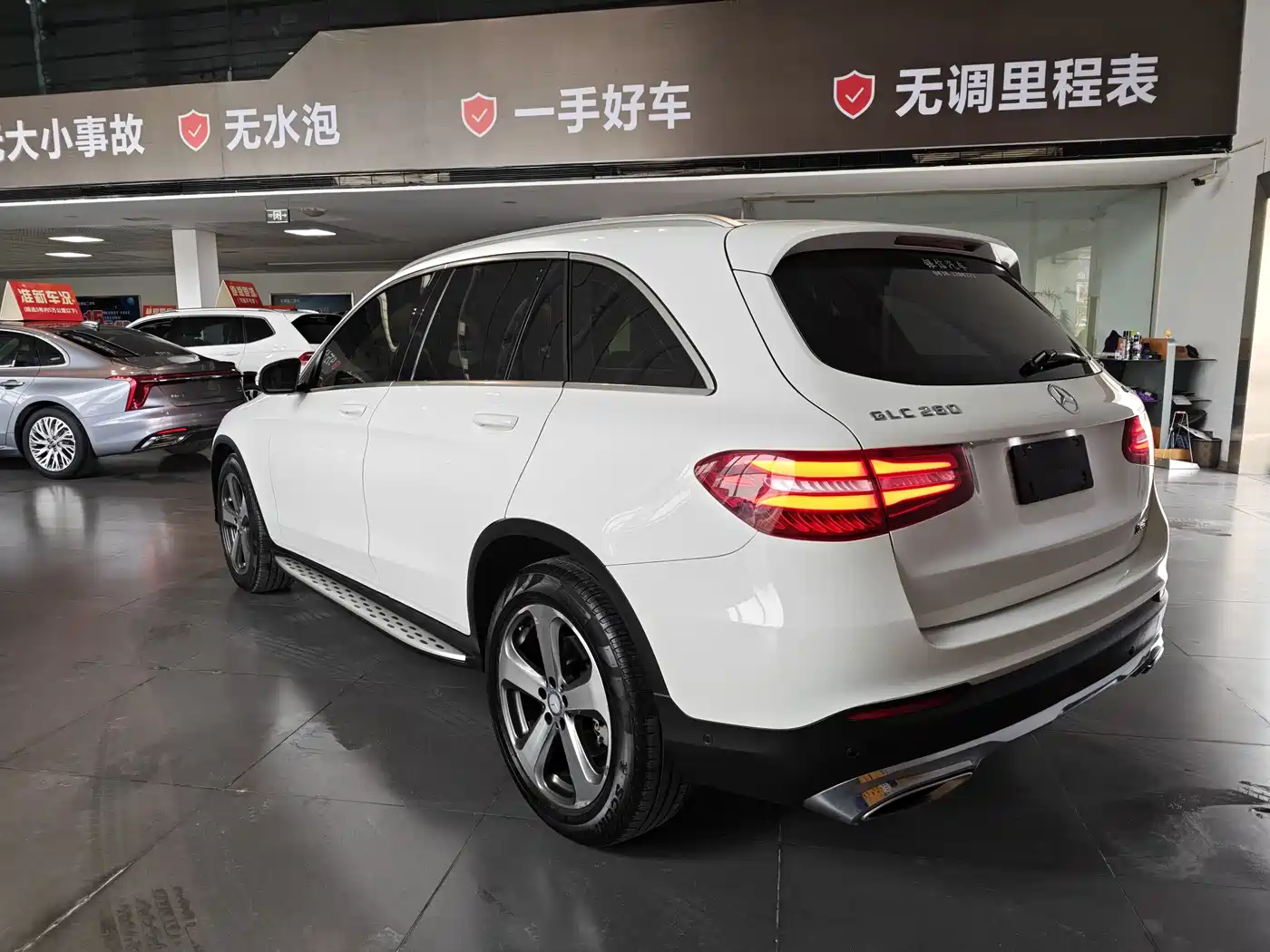 Mercedes-Benz GLC 2016 GLC 260 4MATIC Luxury фото 6