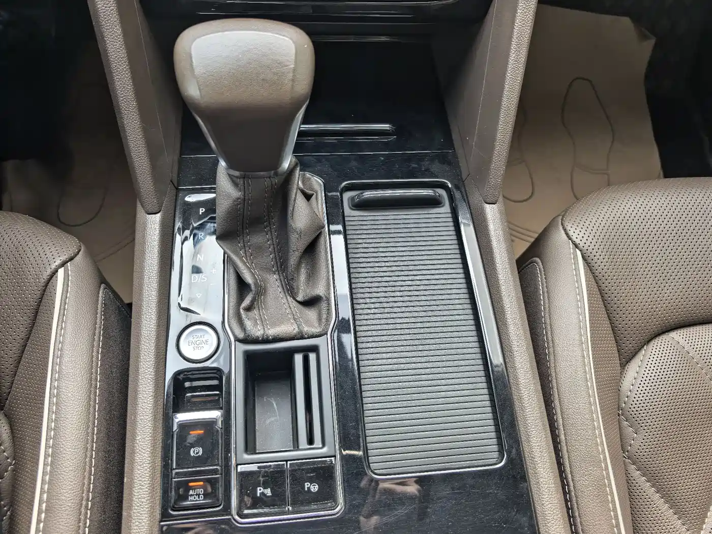 Volkswagen Viloran 2020 380TSI Premium фото 9