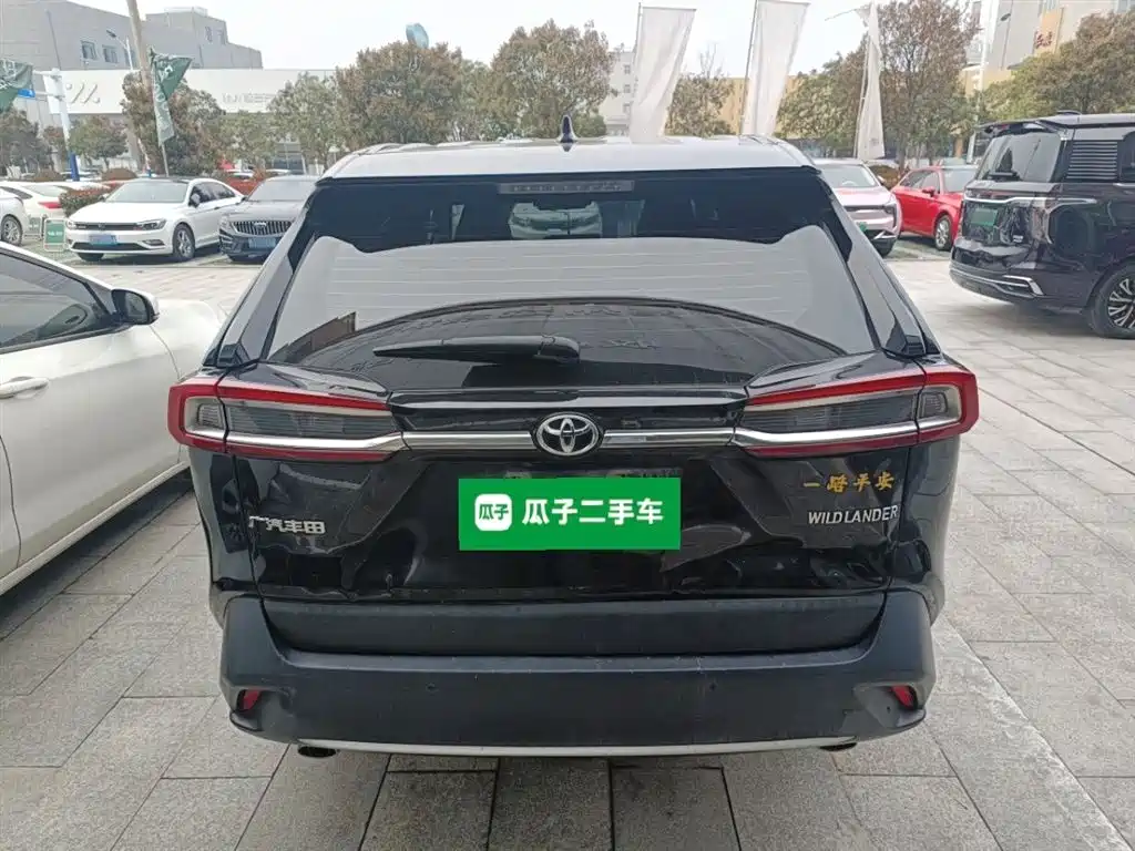 Toyota Wildlander 2022 2.0L CVT FWD Luxury Edition фото 4