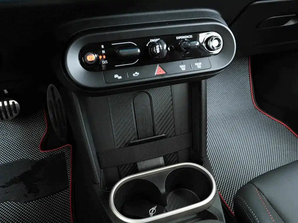 MINI JCW 2026 2025 JOHN COOPER WORKS