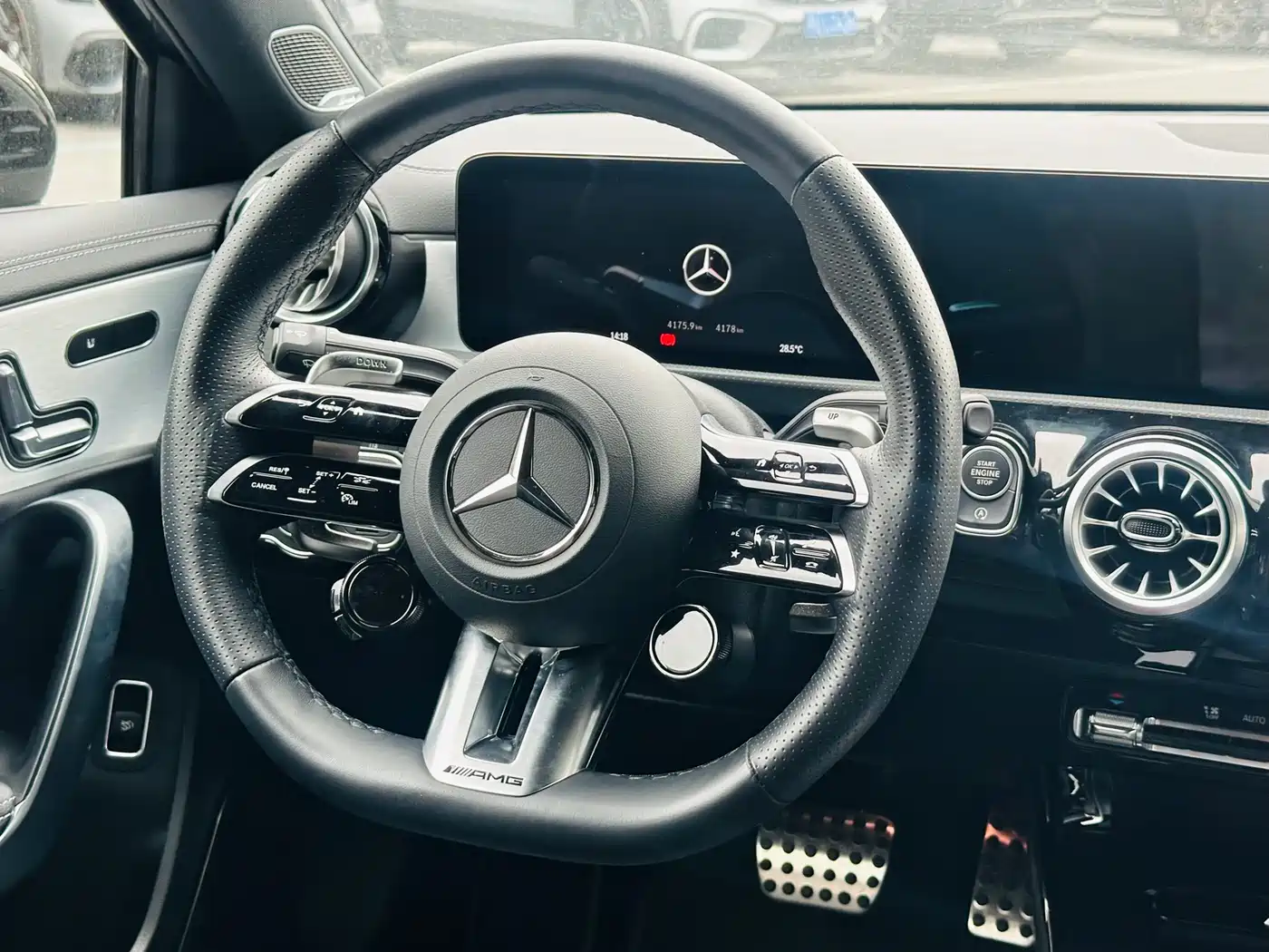 Mercedes-Benz A-Class AMG 2025 AMG A 35 L 4MATIC фото 8