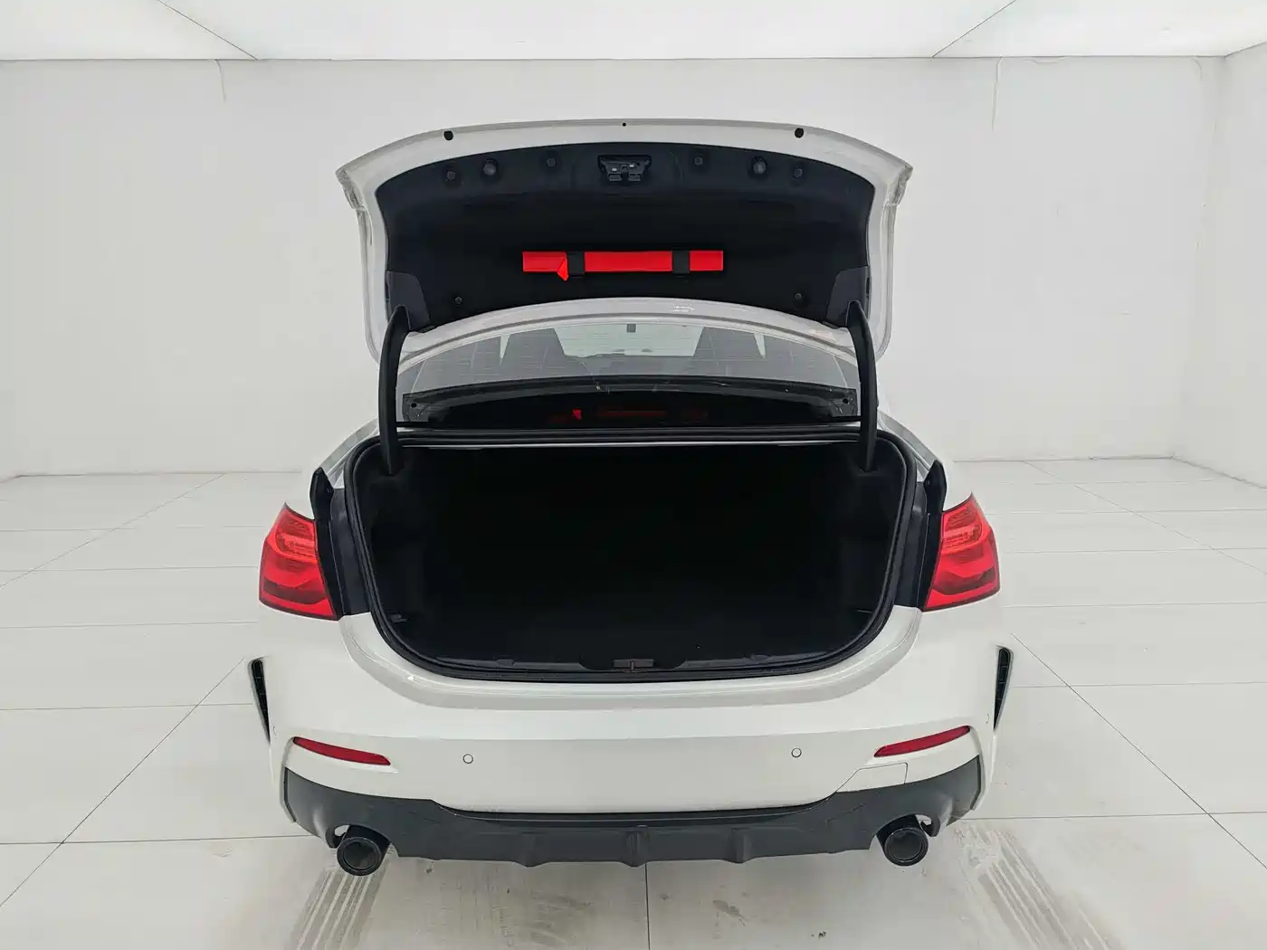 BMW 1 Series 2021 125i M Sport Black Night Edition фото 6