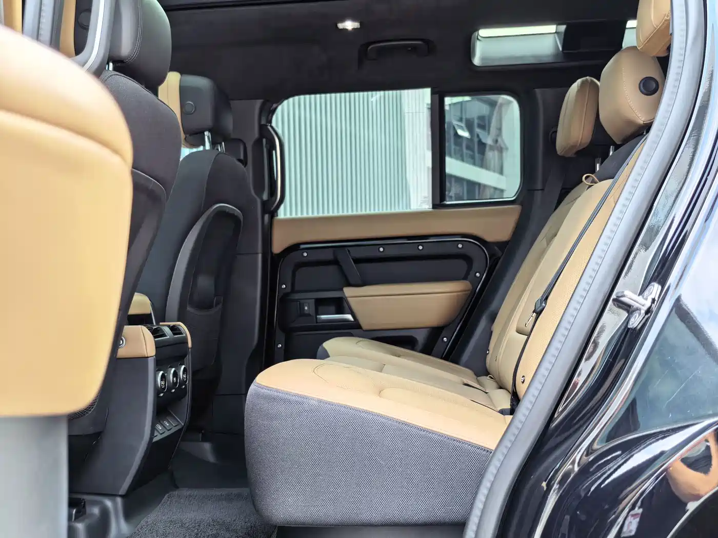 Land Rover Defender 2025 2025 110 3.0T P400 -Dynamic HSE