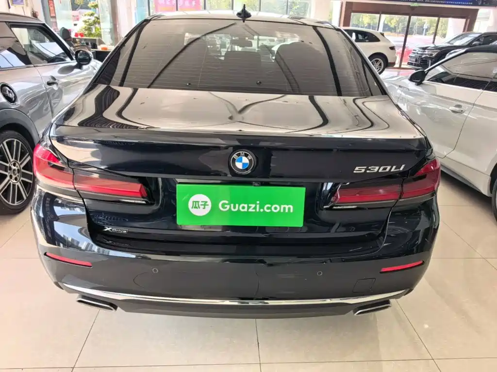 Photo 6 - BMW 5 Series