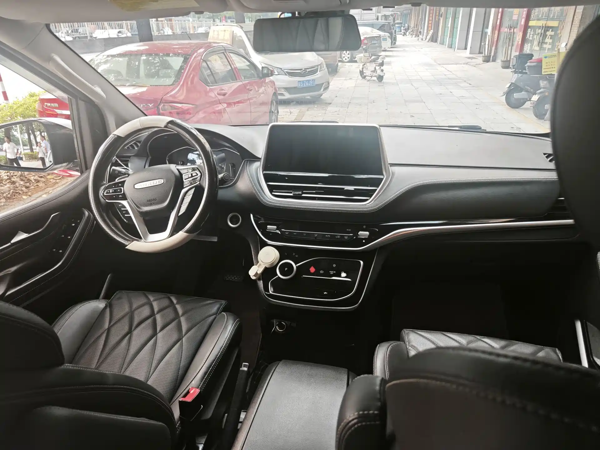 Photo 3 - Maxus G20