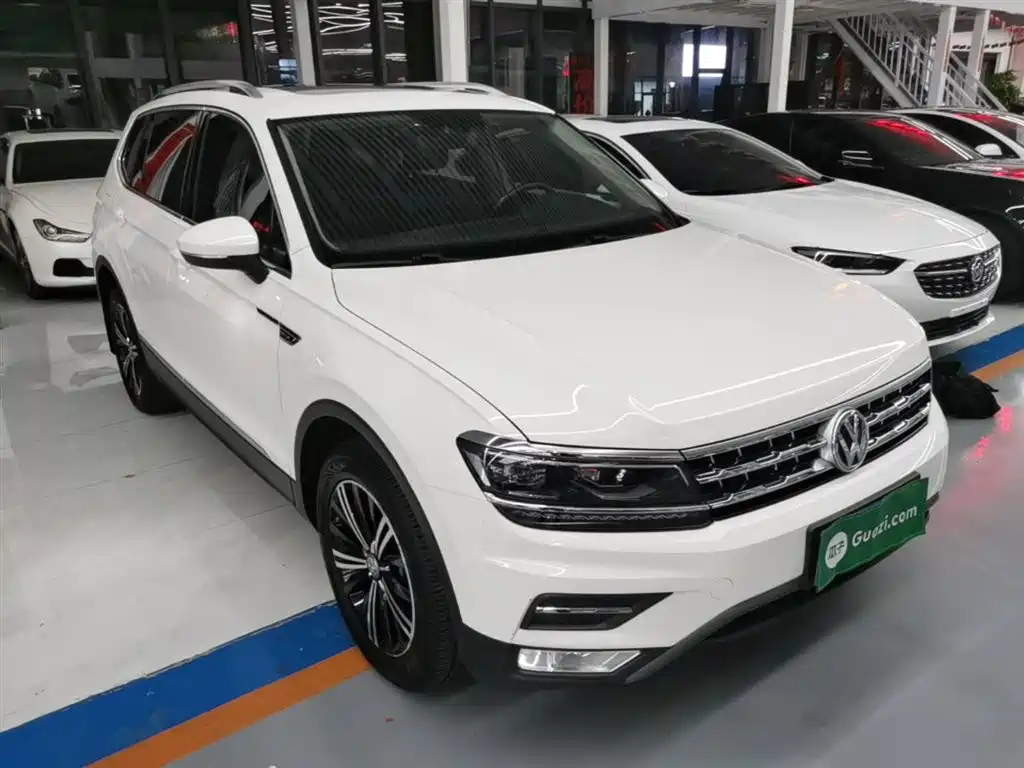 Volkswagen Tiguan L 2018 380TSI Automatic AWD Luxury Edition фото 4