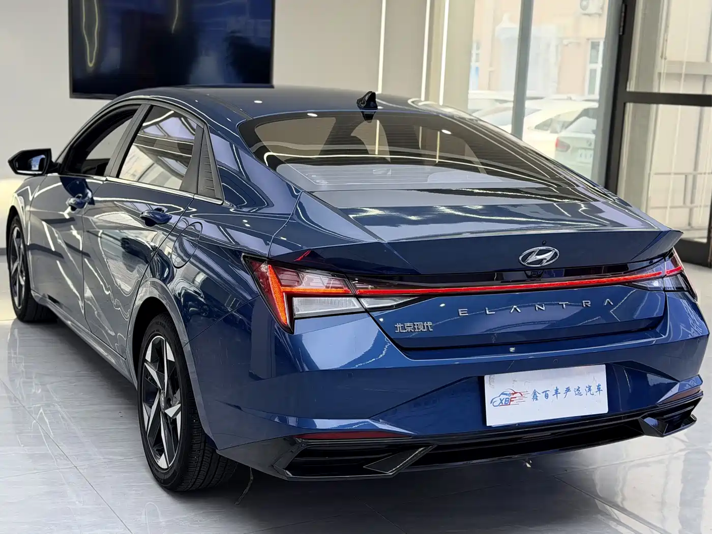 HYUNDAI ELANTRA