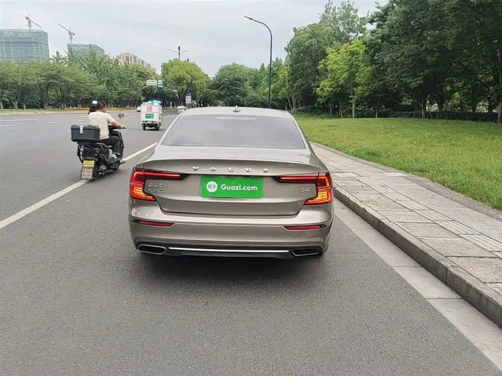 VOLVO S60