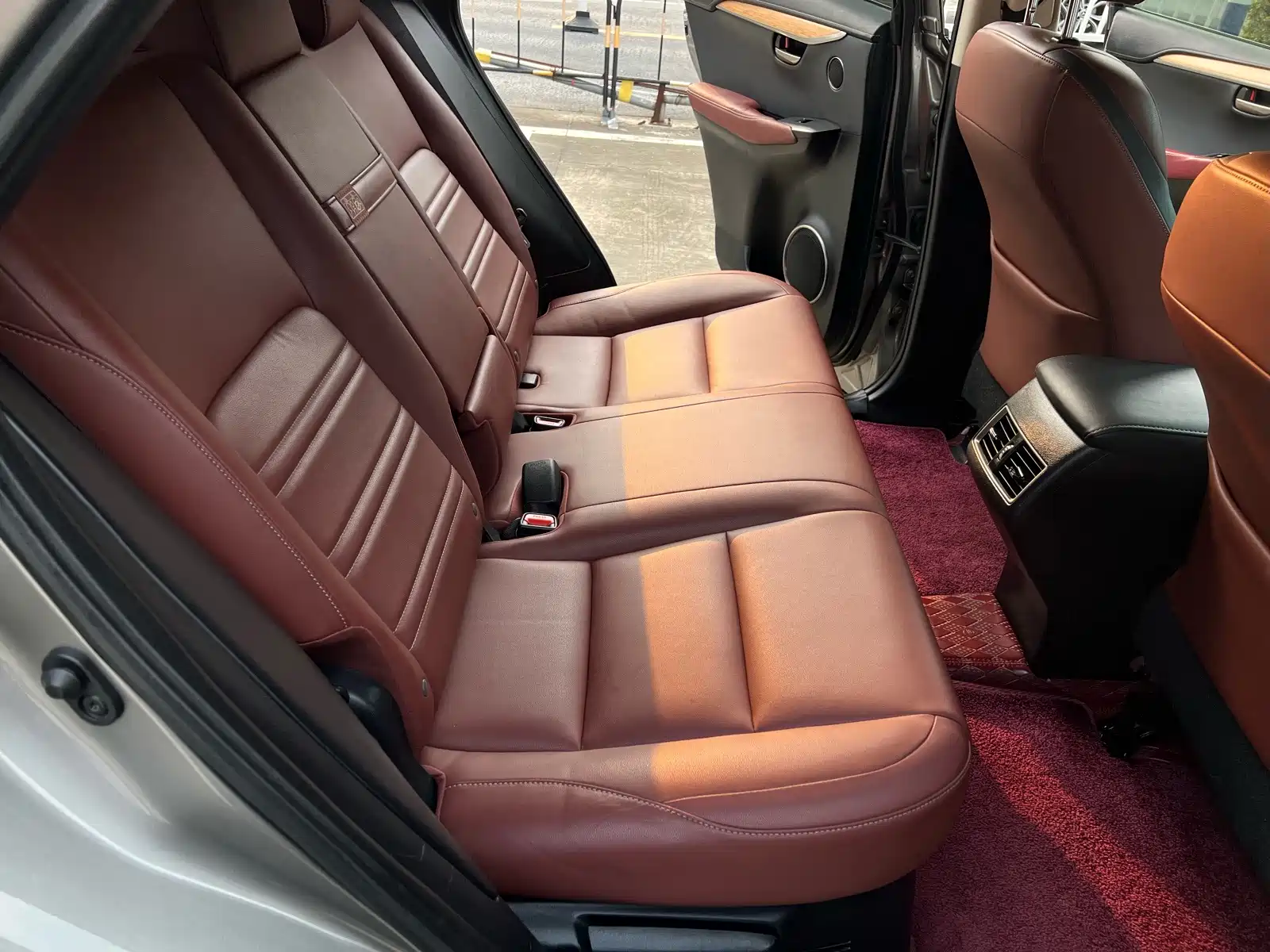 Фото 11 - Lexus NX