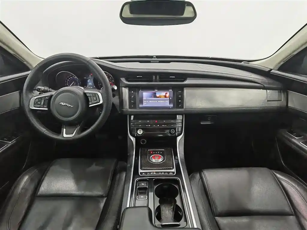 Jaguar XFL 2018 XFL 2.0T 200PS Elegance фото 5