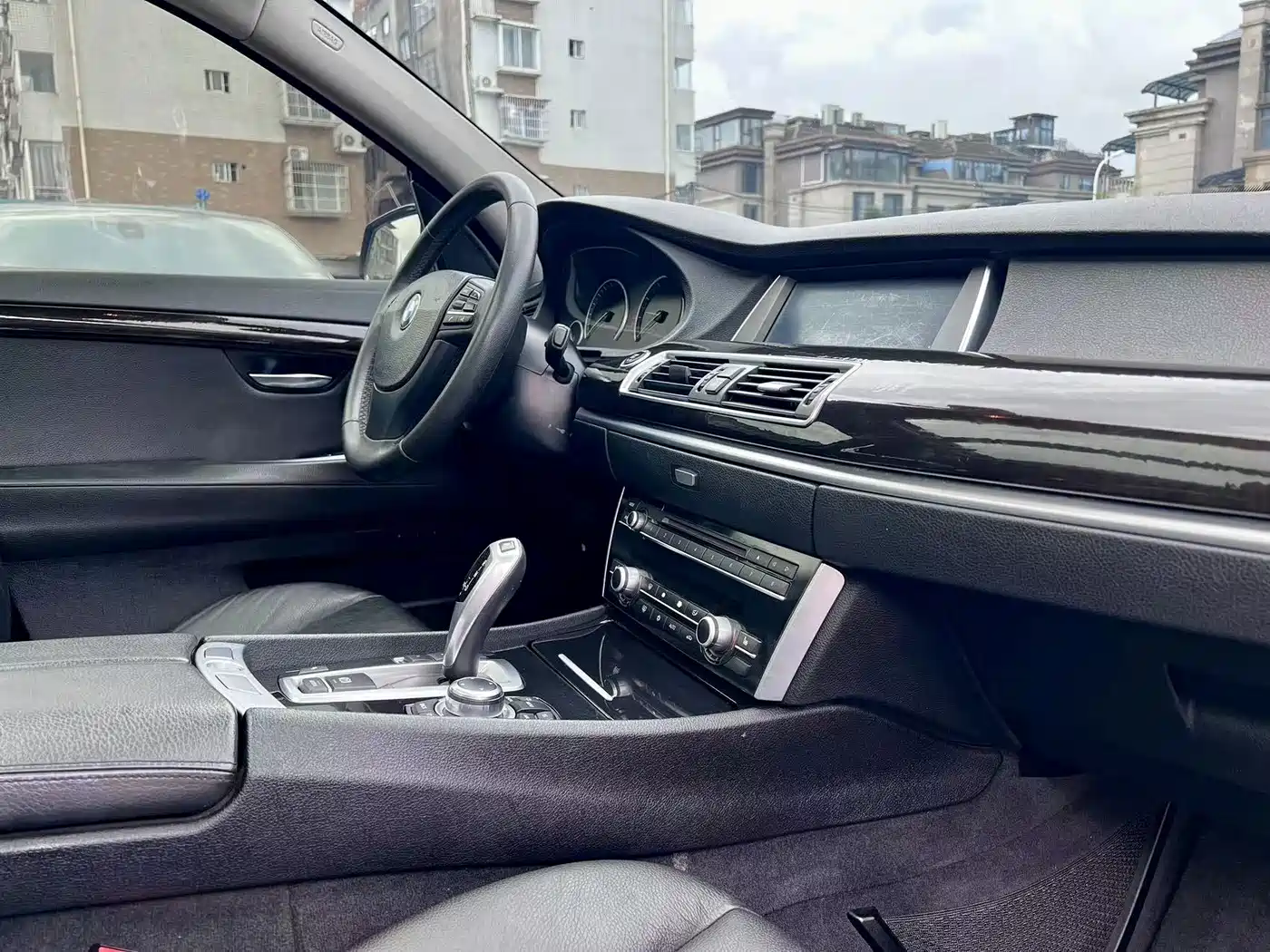 BMW 5 Series GT 2012 2013 535i Leadership