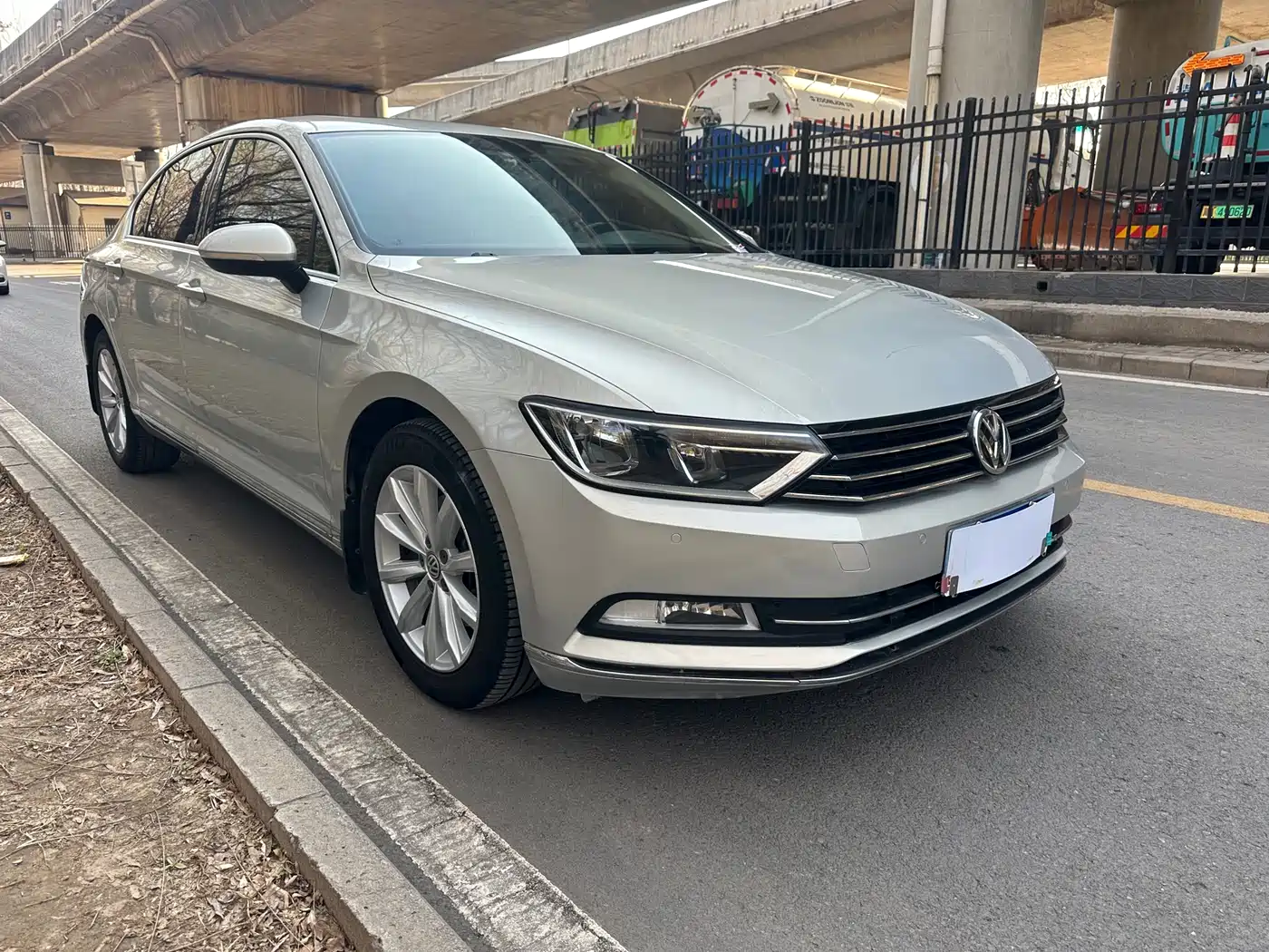 Volkswagen Magotan 2018 330TSI DSG Leading фото 3