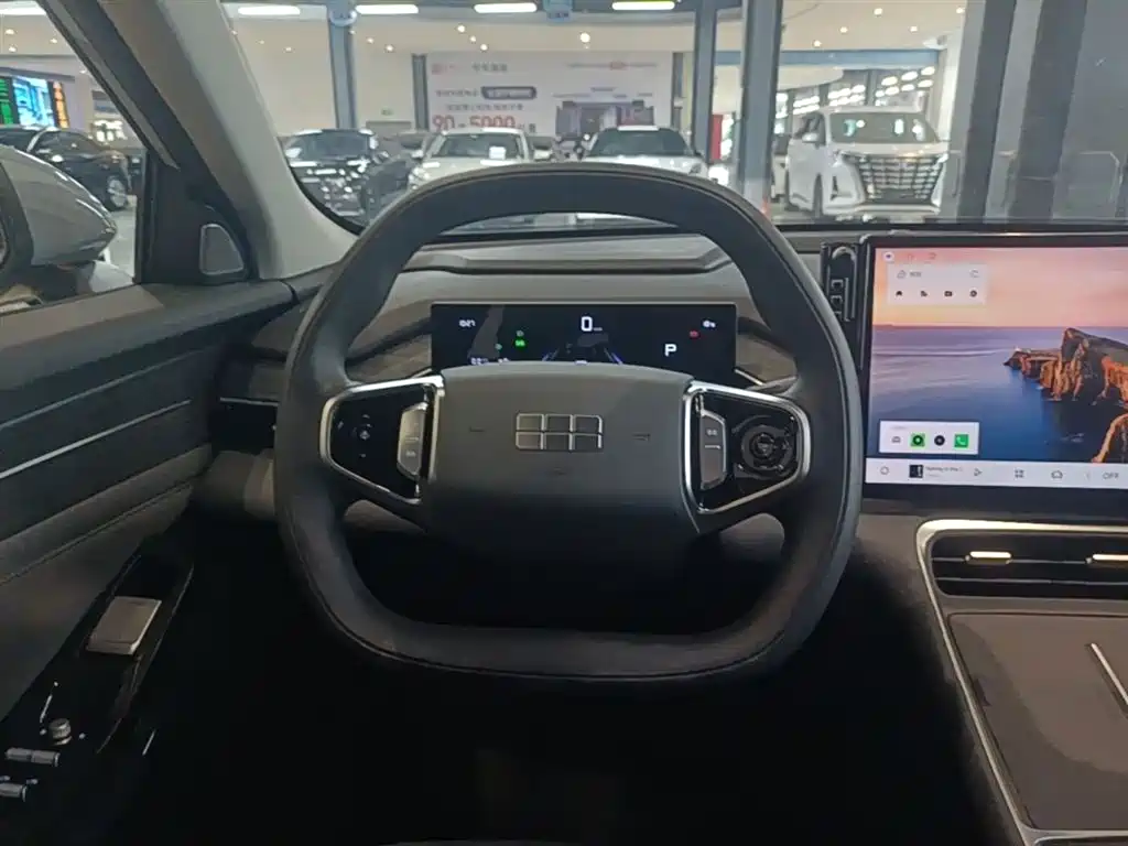 Geely Galaxy Galaxy L6 2025 EM-i 60km Voyage Edition фото 11