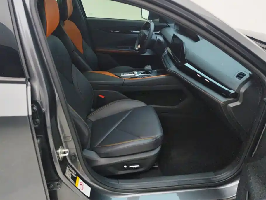 Changan UNI-V iDD 2023 2023 Smart Electric iDD 1.5T 113km Smart Fun Type (Rapid Edition)