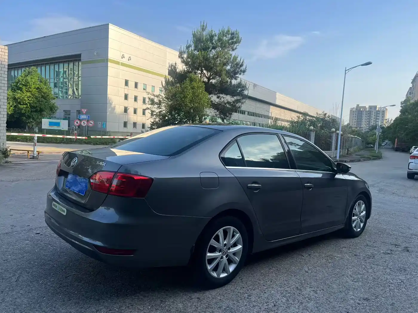 Volkswagen Sagitar 2012 Model 1.6L Manual Comfort фото 6