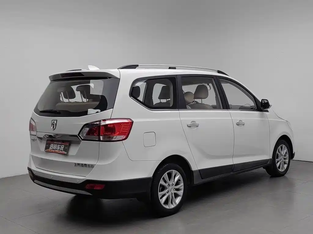 Baojun 730 2014 2014 1.5L Manual Comfort 7-seater