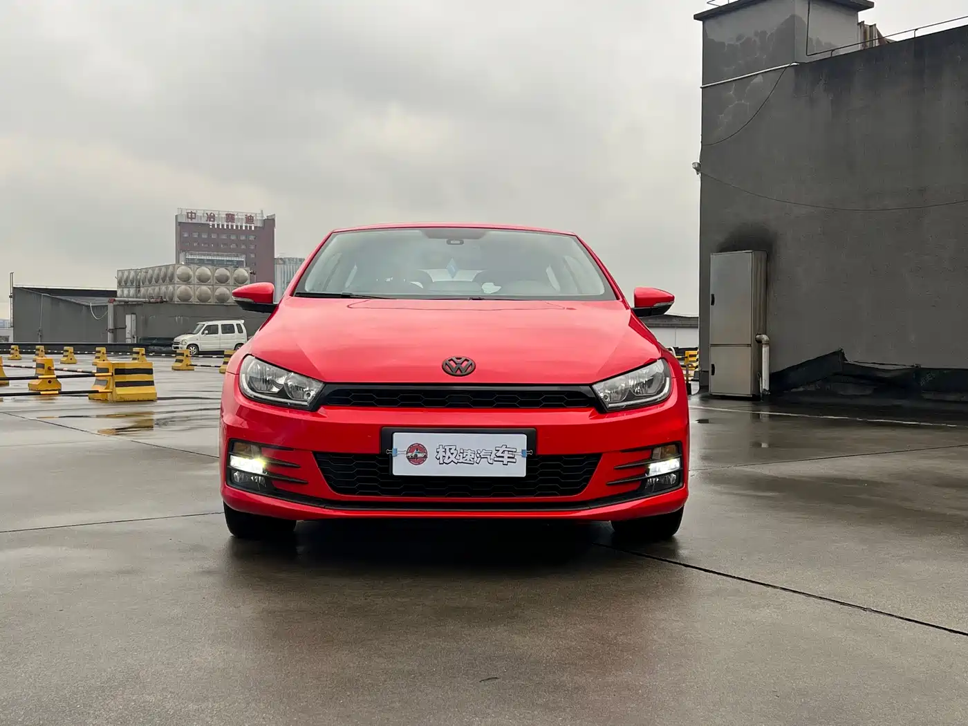 Volkswagen Scirocco 2015 1.4TSI Trend Edition фото 2