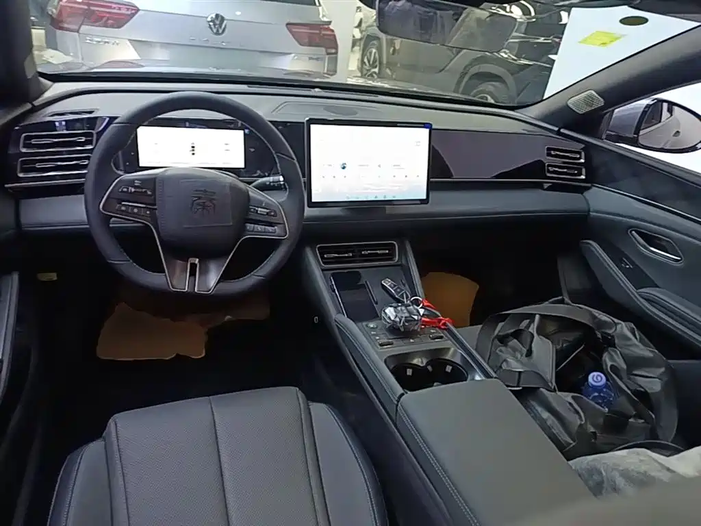 BYD Qin L 2024 DM-i 120KM Leading фото 10