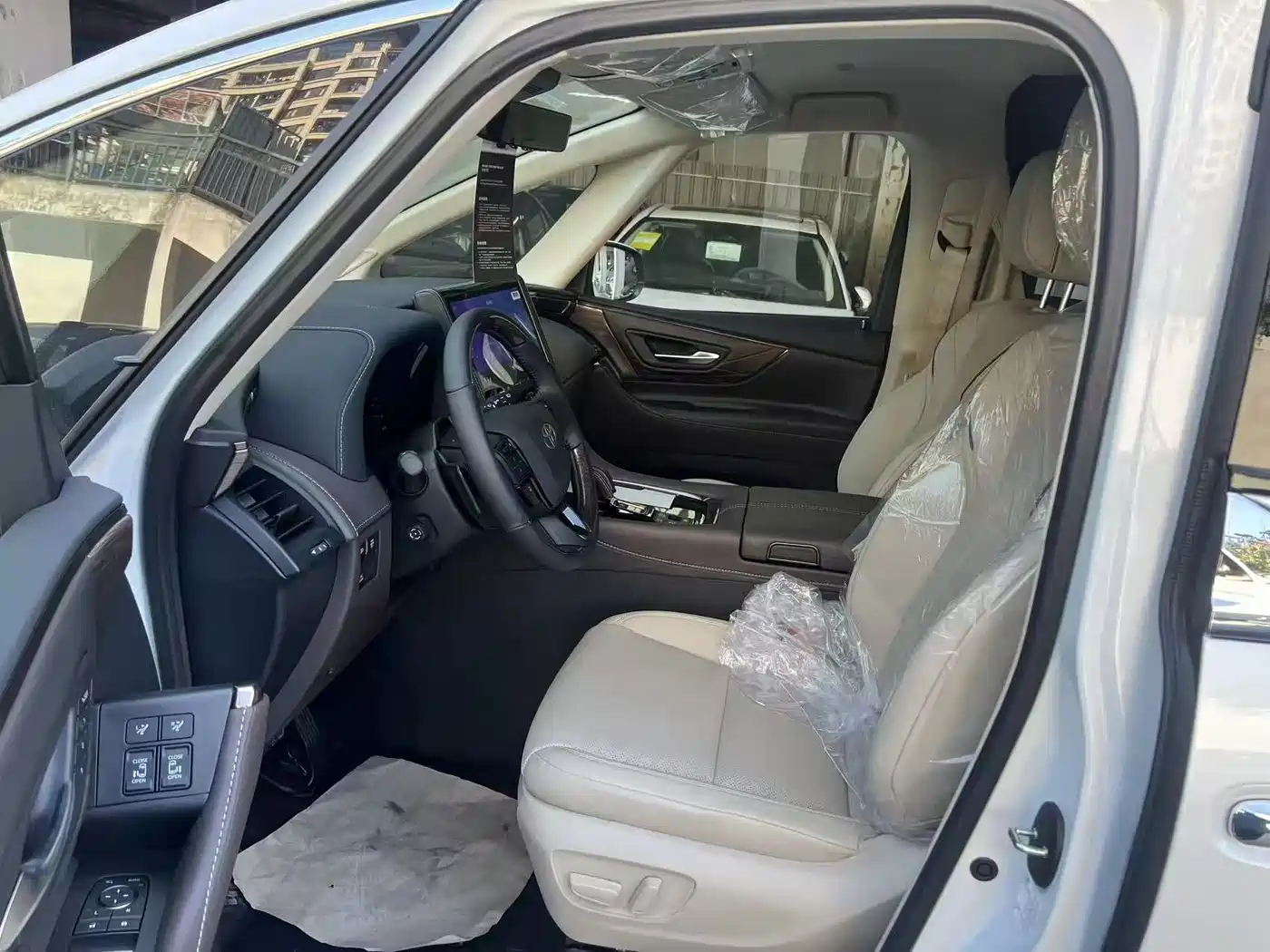 Toyota Alphard 2024 Hybrid 2.5L Ultimate Enjoyment Edition фото 3