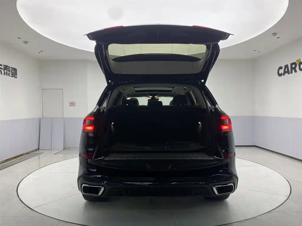 BMW X5 (Import) 2019 xDrive40i M Sport Package фото 29