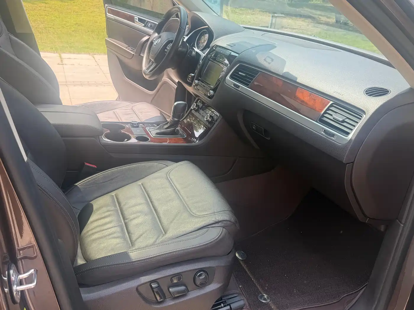 Volkswagen Touareg 2011 3.0TSI Standard фото 7