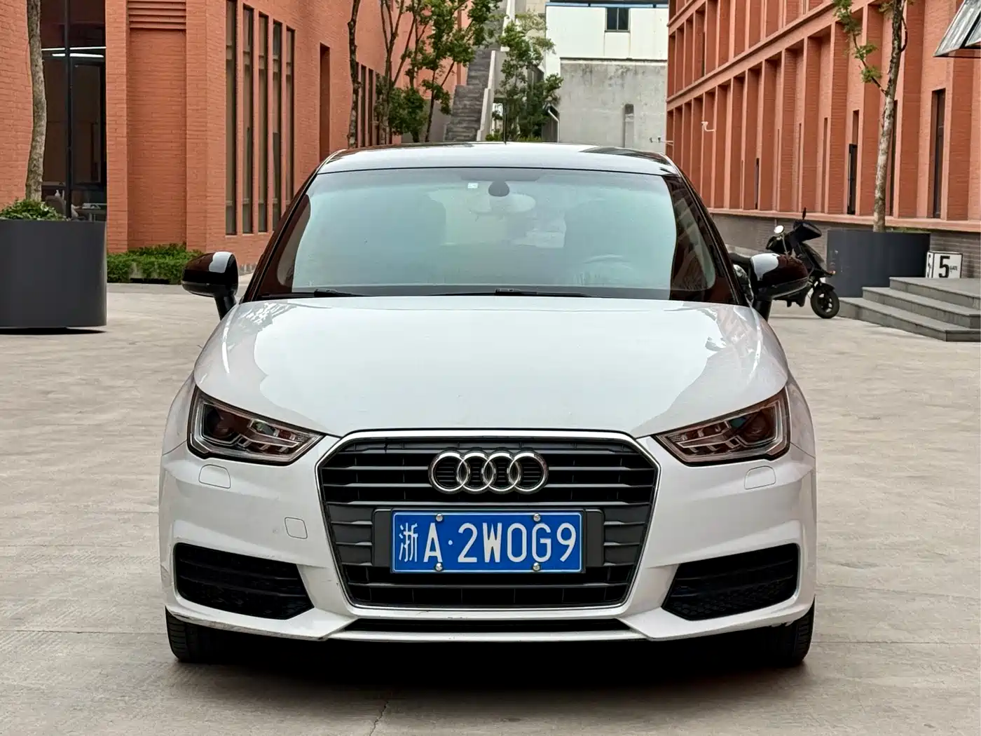Audi A1 2016 30 TFSI Sportback Design Style Edition фото 2