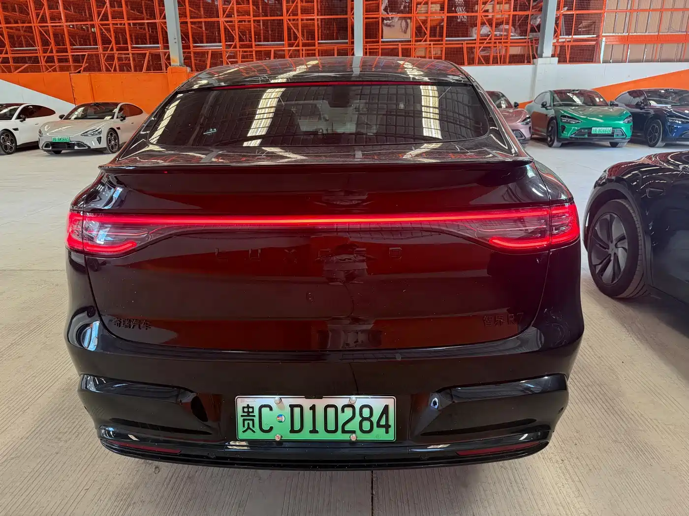 Фото 8 - Zhijie Luxeed R7