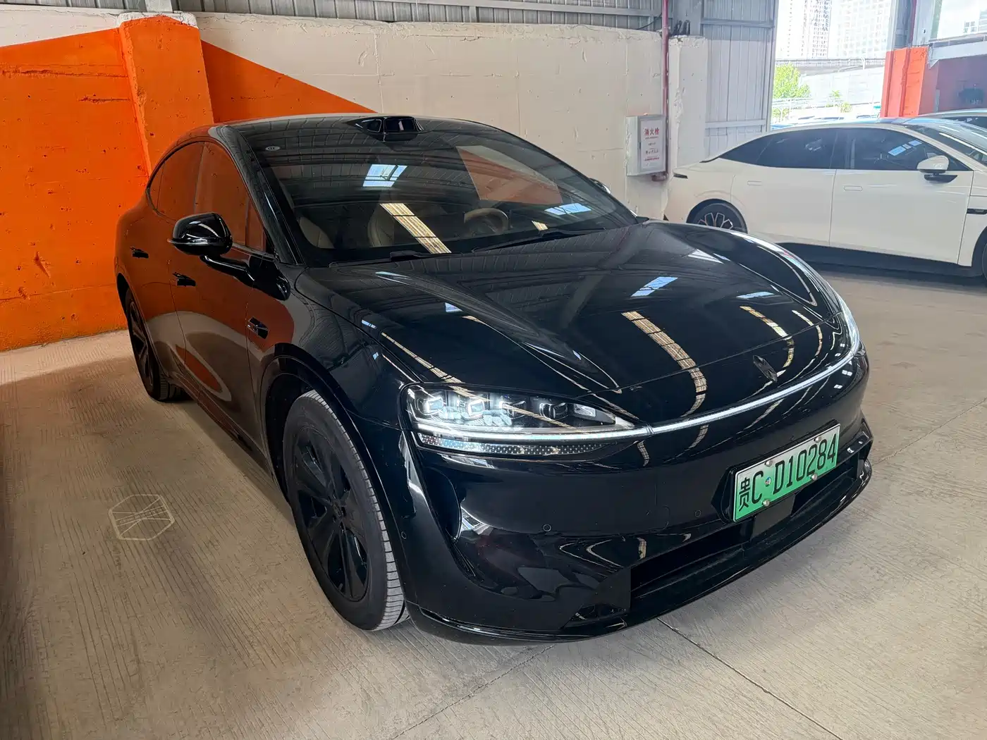 Фото 3 - Zhijie Luxeed R7