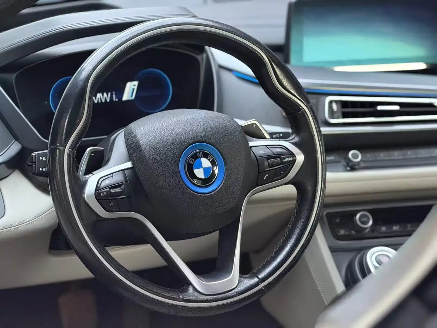 BMW i8 2014 Standard фото 7