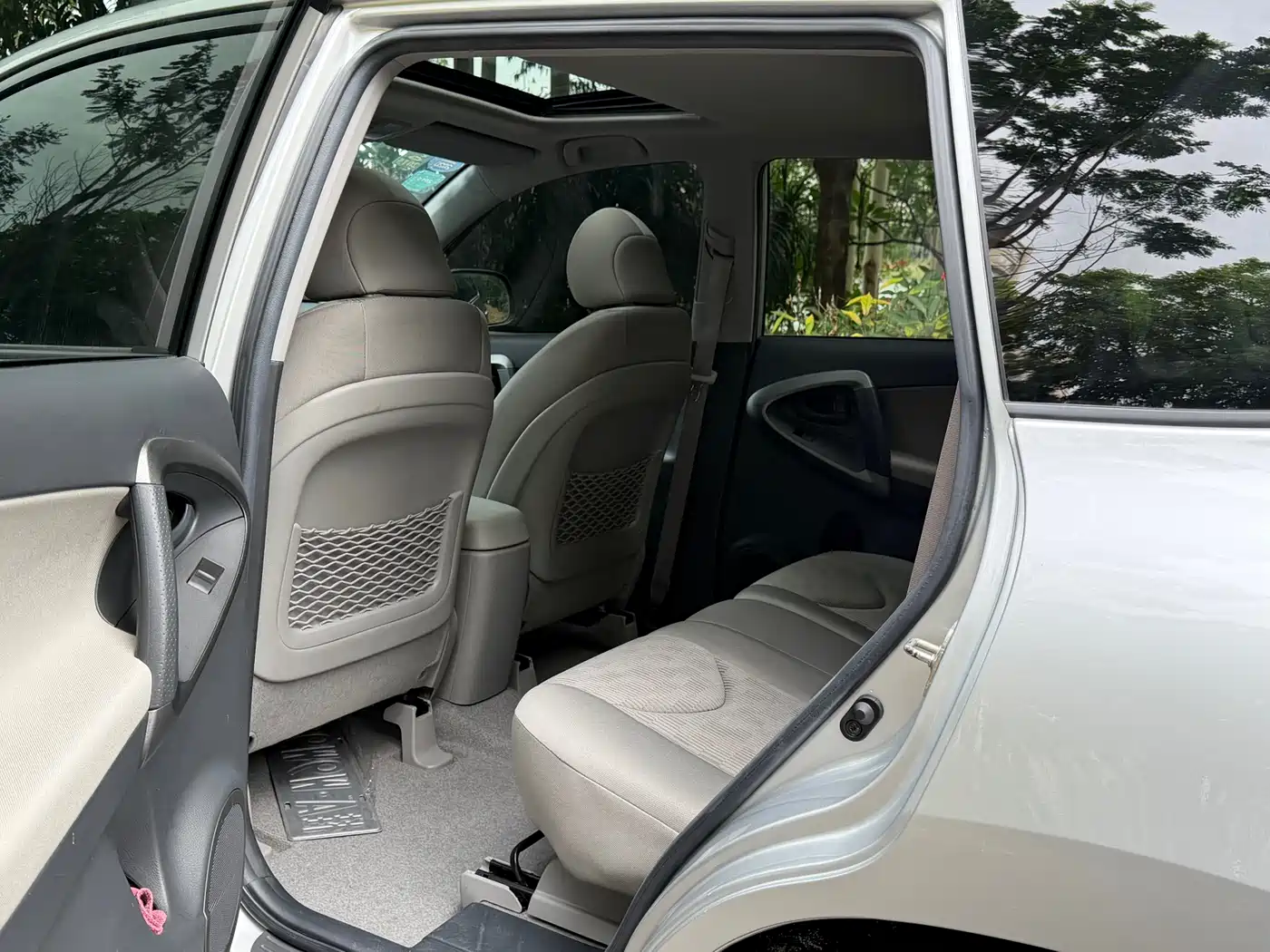 Toyota RAV4 Rongfang 2009 2.0L Automatic Luxury Edition фото 7