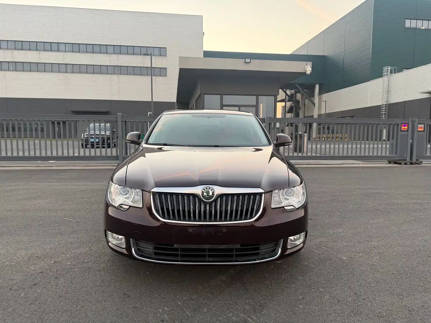 Škoda Superb 2012 1.4TSI DSG Elegance Edition фото 2