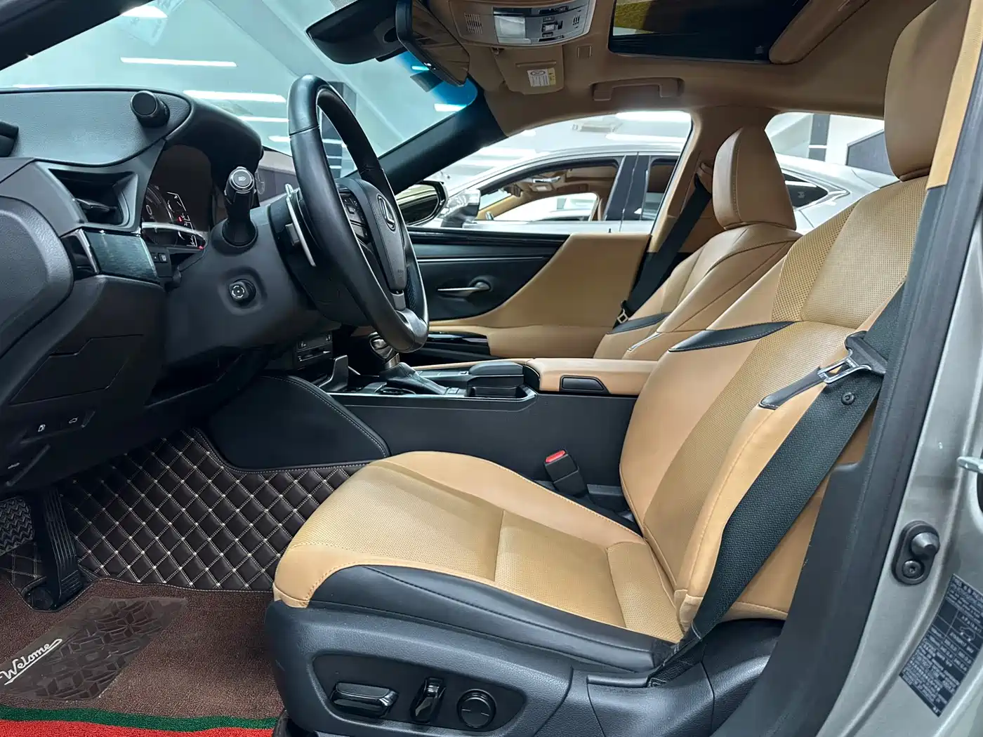 Lexus ES 2021 200 Excellence Edition фото 8
