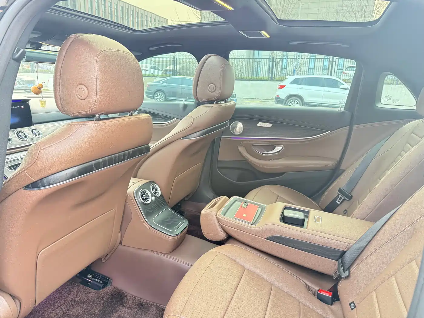 Mercedes-Benz E-Class 2021 E 260 L Sport фото 7