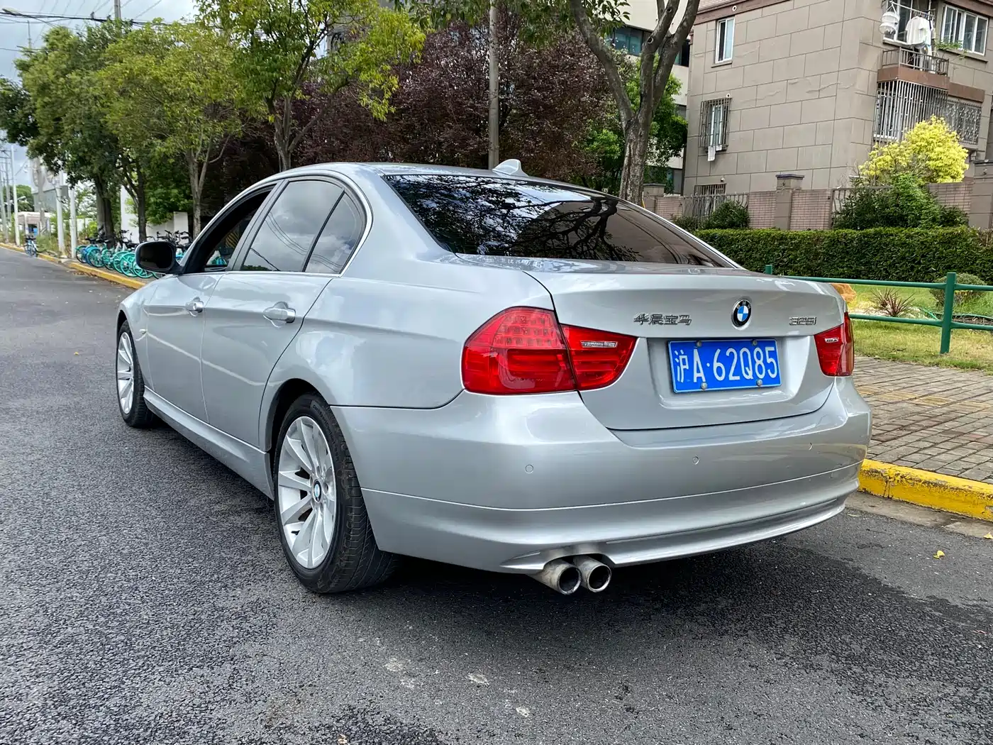 BMW 3 Series 2009 325i Luxury фото 11