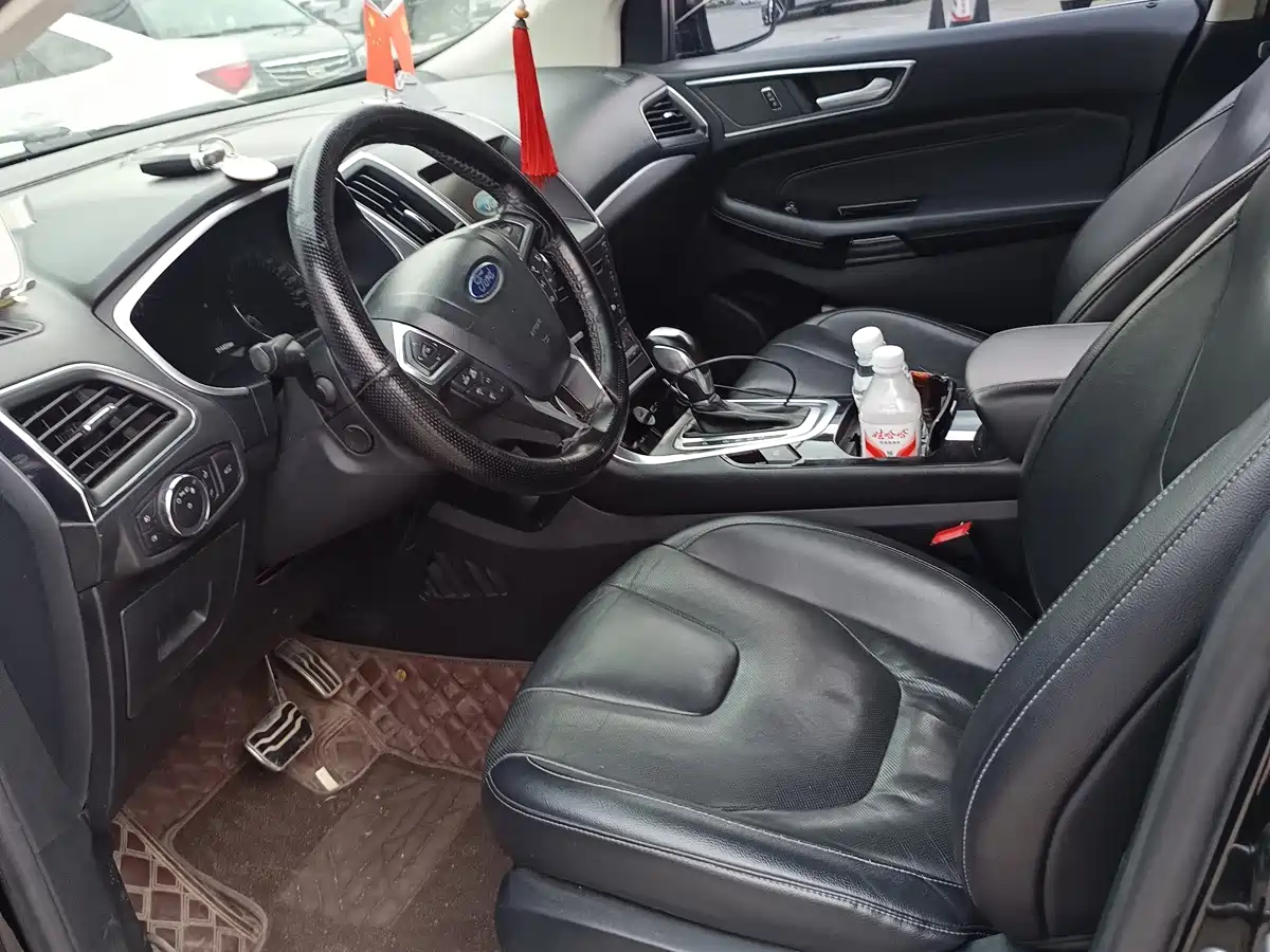 Фото 7 - Ford Edge
