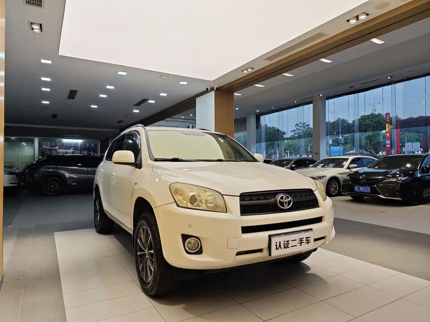 Toyota RAV4 Rongfang 2009 2.0L Automatic Luxury Edition фото 4