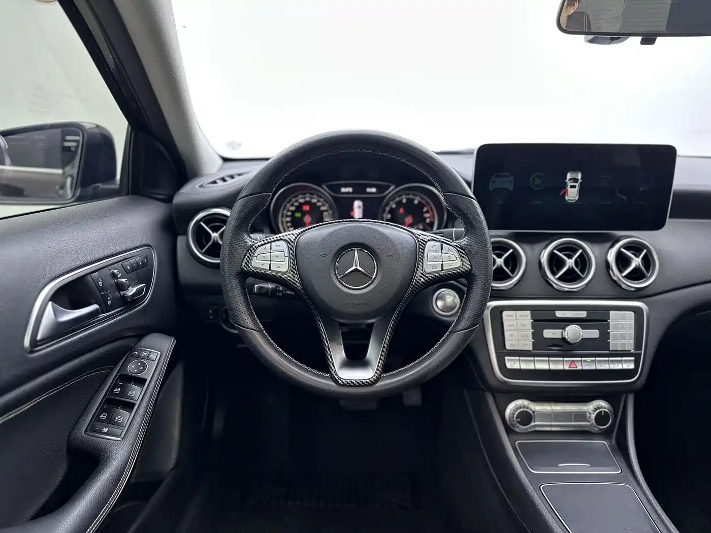 Mercedes-Benz GLA 2017 GLA 220 4MATIC Fashion фото 17