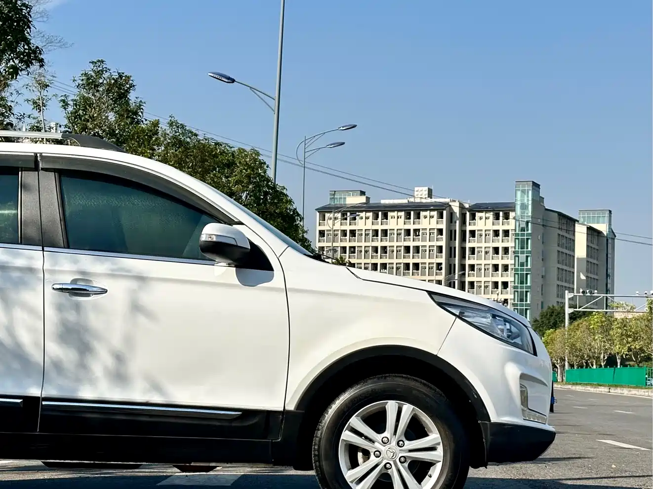 BAIC Huansu S3 2015 2014 1.5L Luxury (China IV)